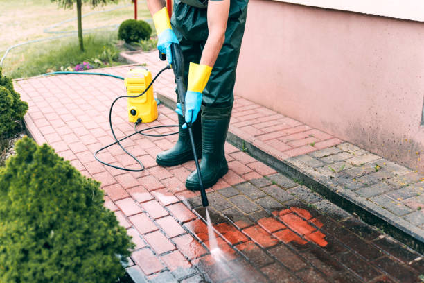 Why Choose Our Certified Pressure Washing Experts for Your Project Needs in Kentland, IN?